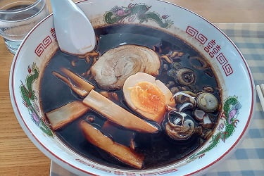 富山ブラックラーメン(立山あるぺん村)