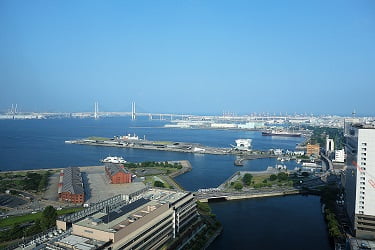 APAホテル･横浜ベイタワー高層階からのベイブリッジ眺め(日中)