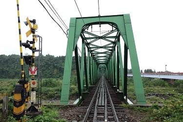 地鉄､岩峅寺駅近くの鉄橋