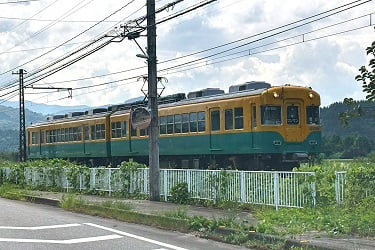 地鉄､走っている車両
