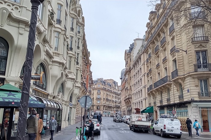 パリの街中風景