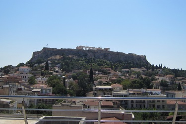 ホテル屋上からパルテノン神殿を望む