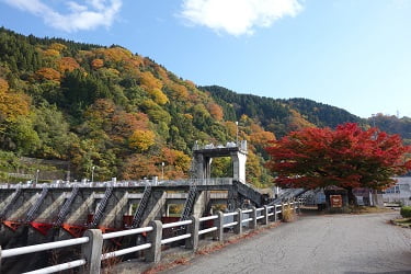 紅葉の庄川合口ダム
