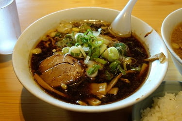 富山ブラックラーメン(らーめん翔龍)
